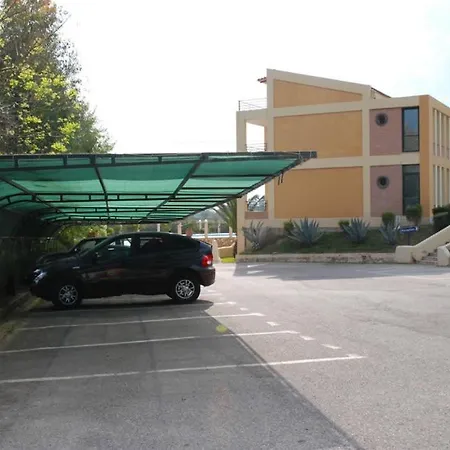 Alkionis Ζαχάρω